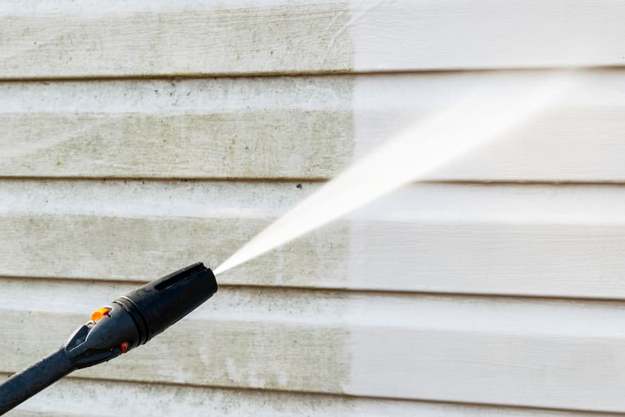 Tips and Tricks to Power Washing Your Siding and Windows